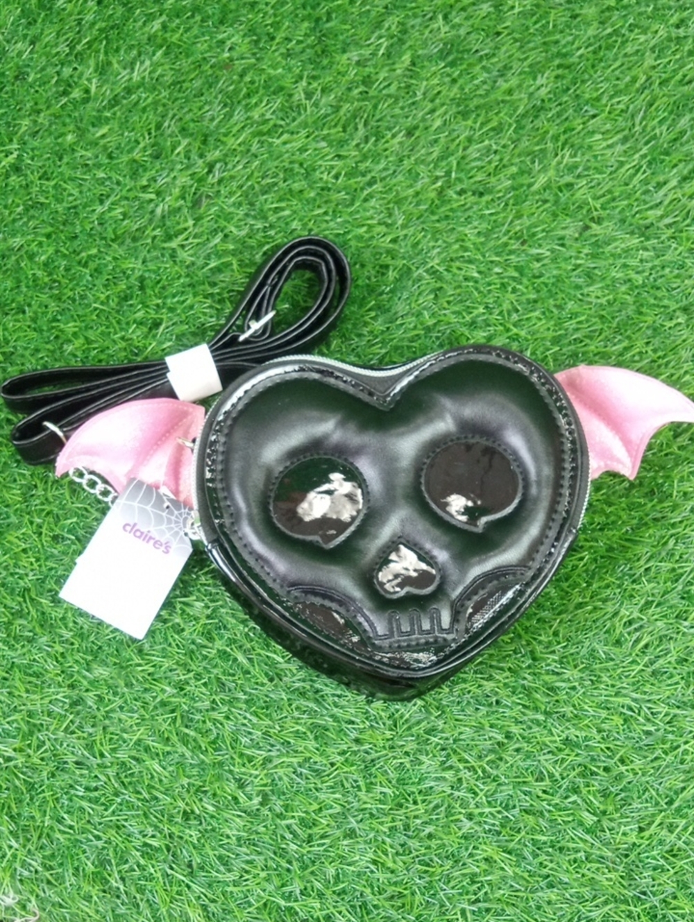 👻 Claire's Black Heart Skull Crossbody Bag with Pink Wings